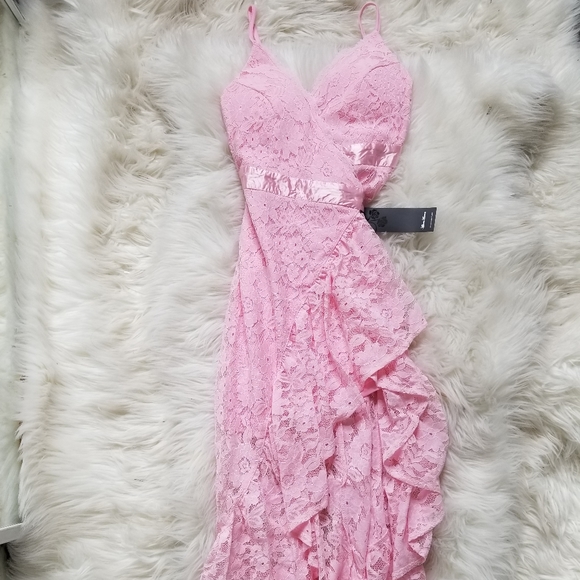 Fashion Nova Dresses & Skirts - Lace high-low dress